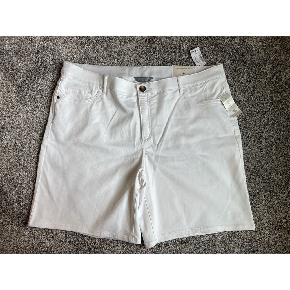 Christopher & Banks Mid-rise Shaped Fit White Shorts Plus Size 24W NWT Stretch